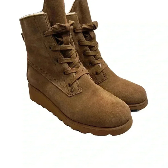 Bearpaw Krista Woman’s Size 8 Boots Suede, Wool Sheepskin Lined Lace Up - Picture 1 of 10